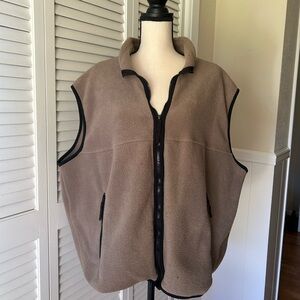 Brown/tan Fleece Zip-Up Vest